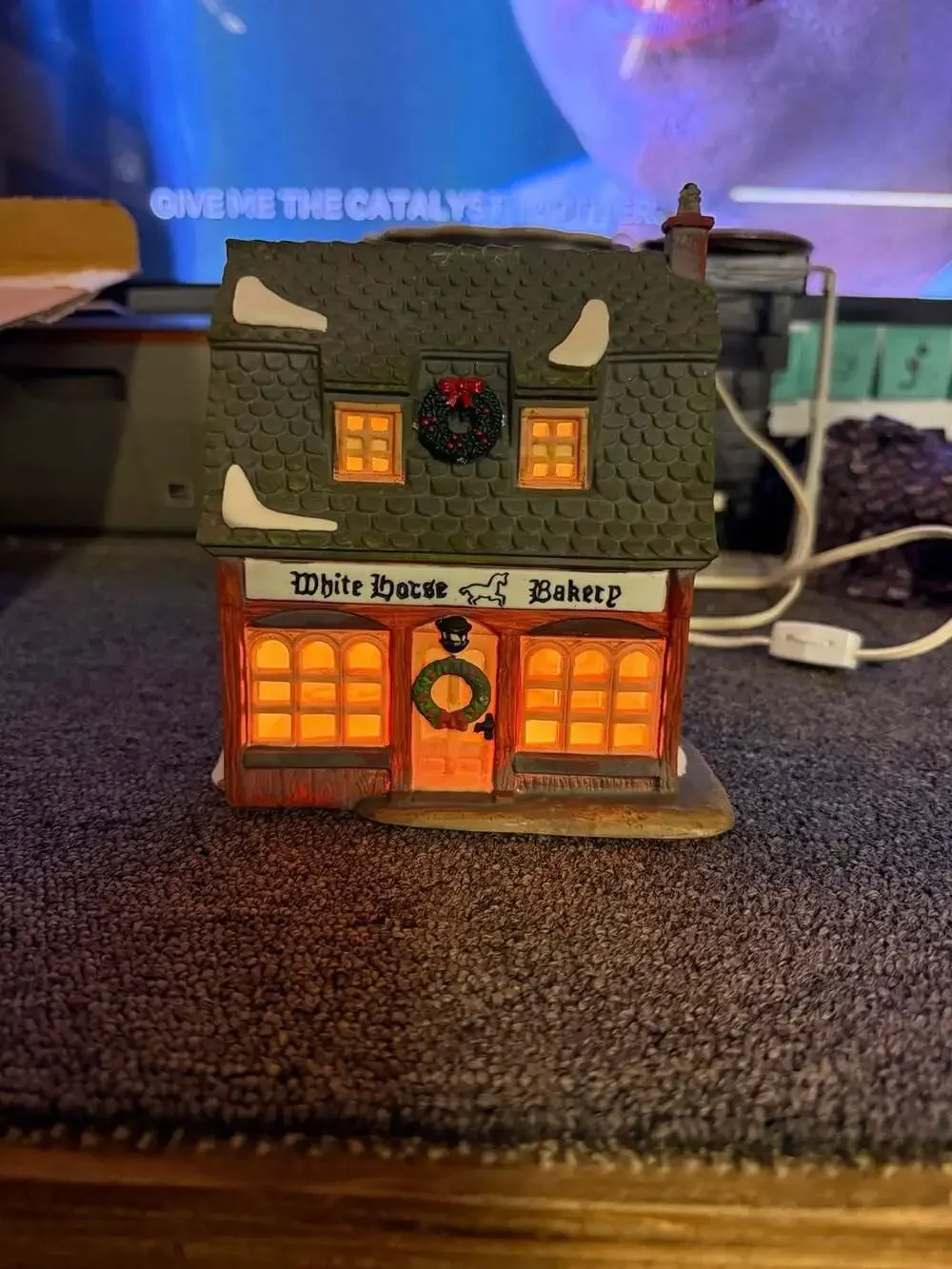 Department 56 Heritage Village Collection Dickens' Village Series White Horse Ba